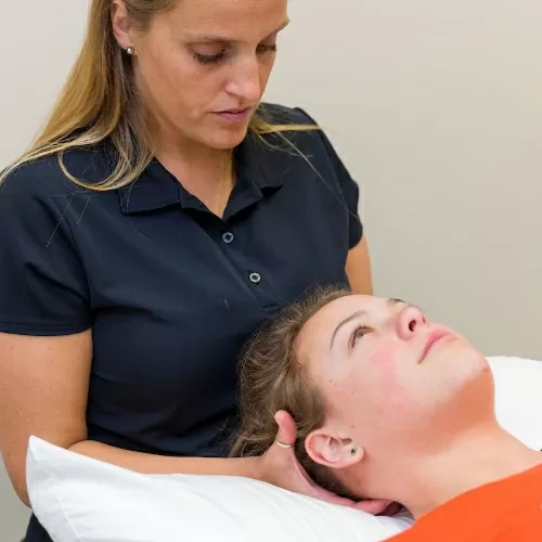 physiotherapy-center-neck-pain-relief-sports-medicine-experts-dundas-on